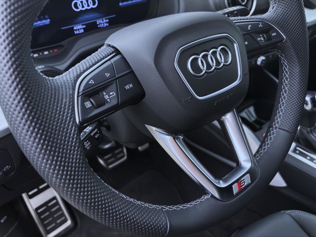 Audi SQ2 2024