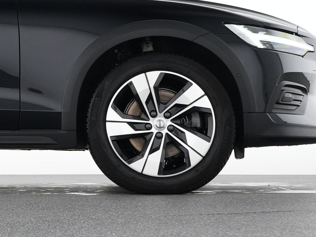Volvo V60 Cross Country 2023