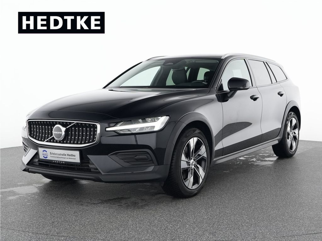 Volvo V60 Cross Country 2023