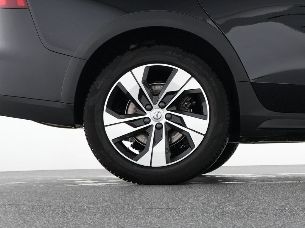 Volvo V60 Cross Country 2023