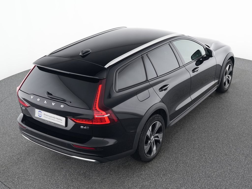Volvo V60 Cross Country 2023