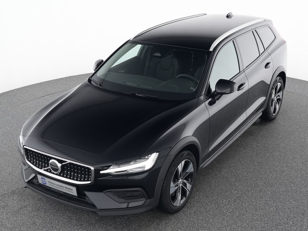 Volvo V60 Cross Country 2023