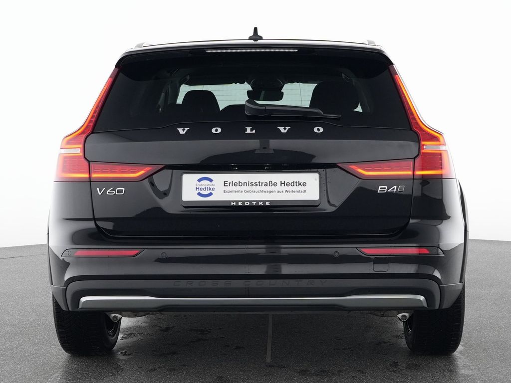 Volvo V60 Cross Country 2023