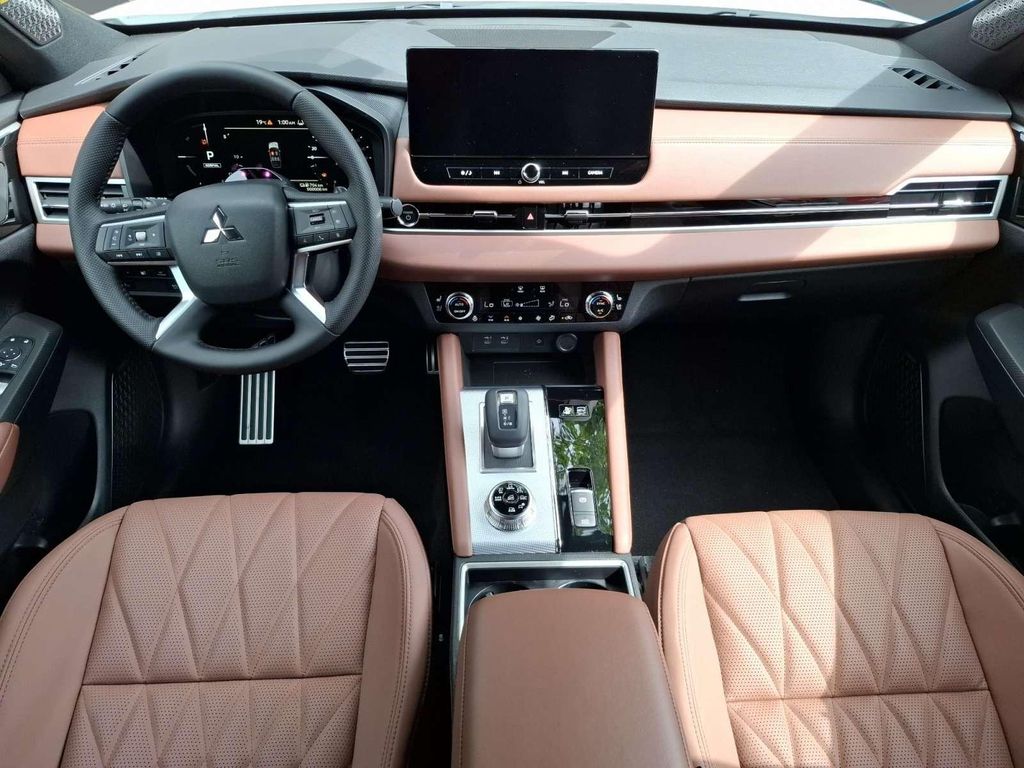 Mitsubishi Outlander 2025