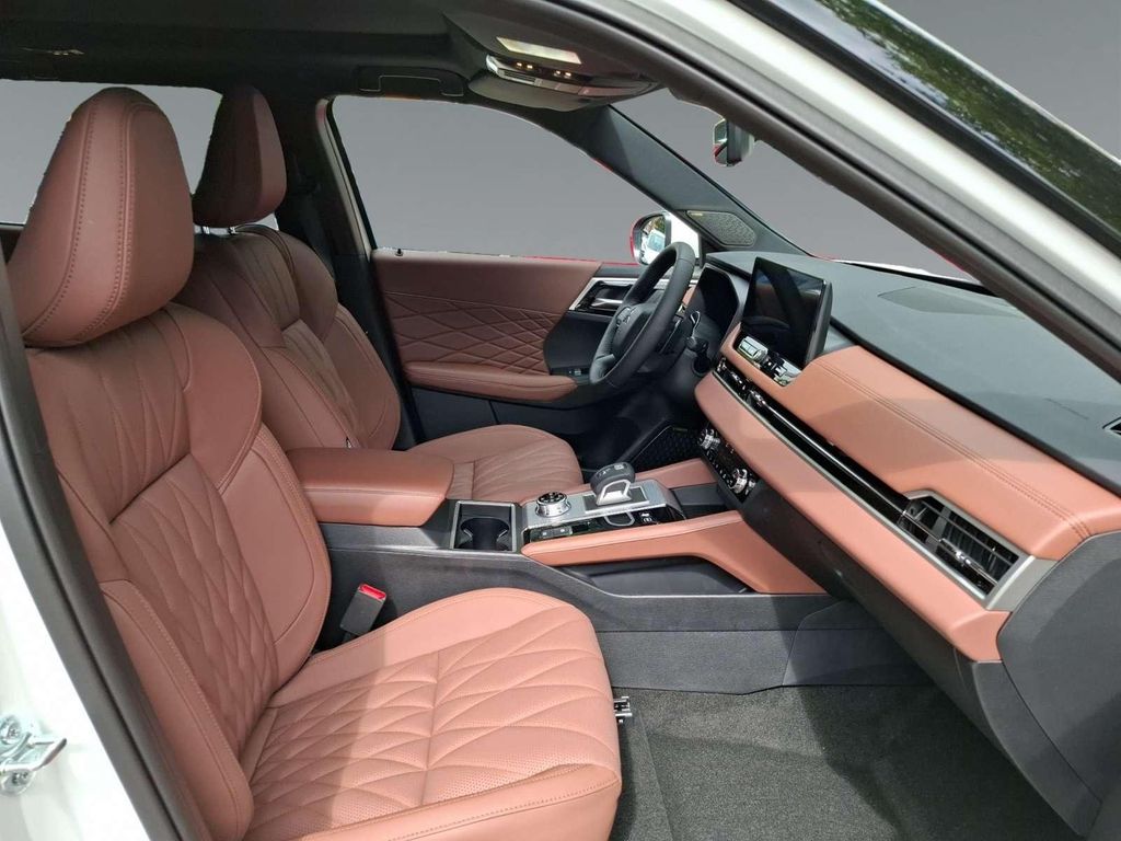 Mitsubishi Outlander 2025