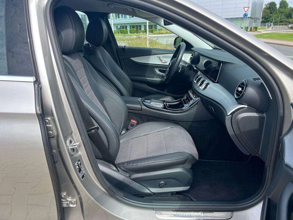 Mercedes-Benz E 220 2021