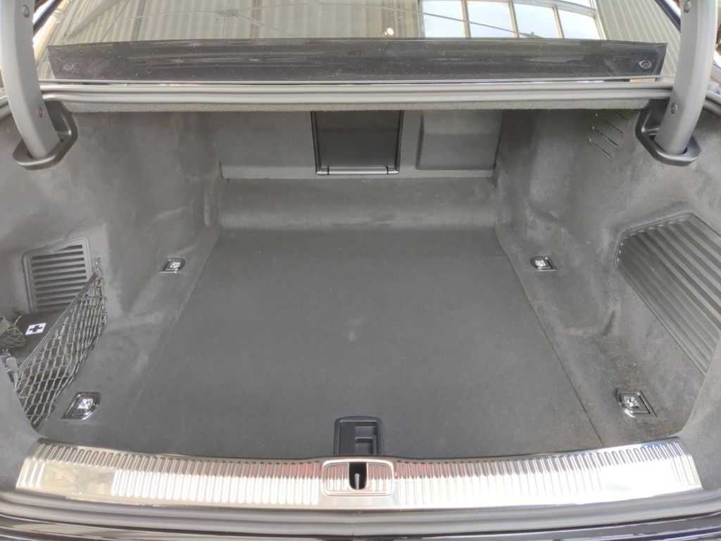 Audi S8 2024
