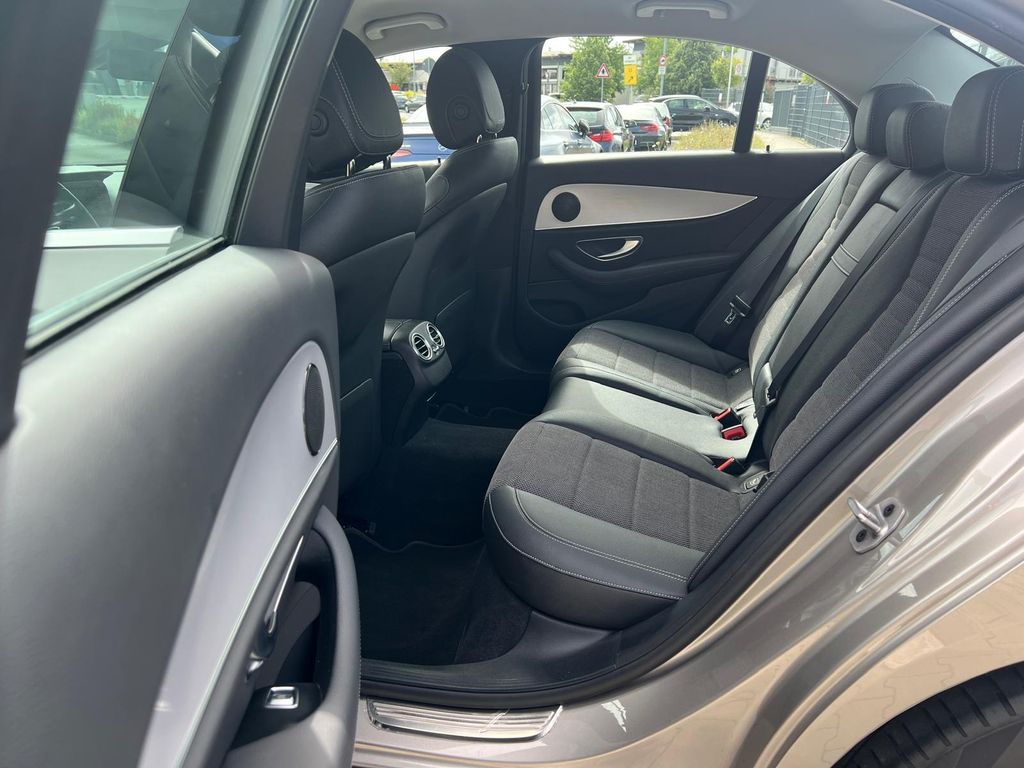 Mercedes-Benz E 220 2021