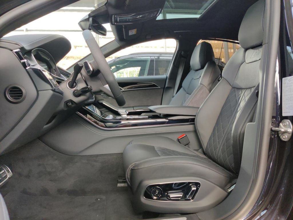 Audi S8 2024