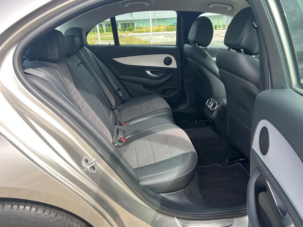 Mercedes-Benz E 220 2021