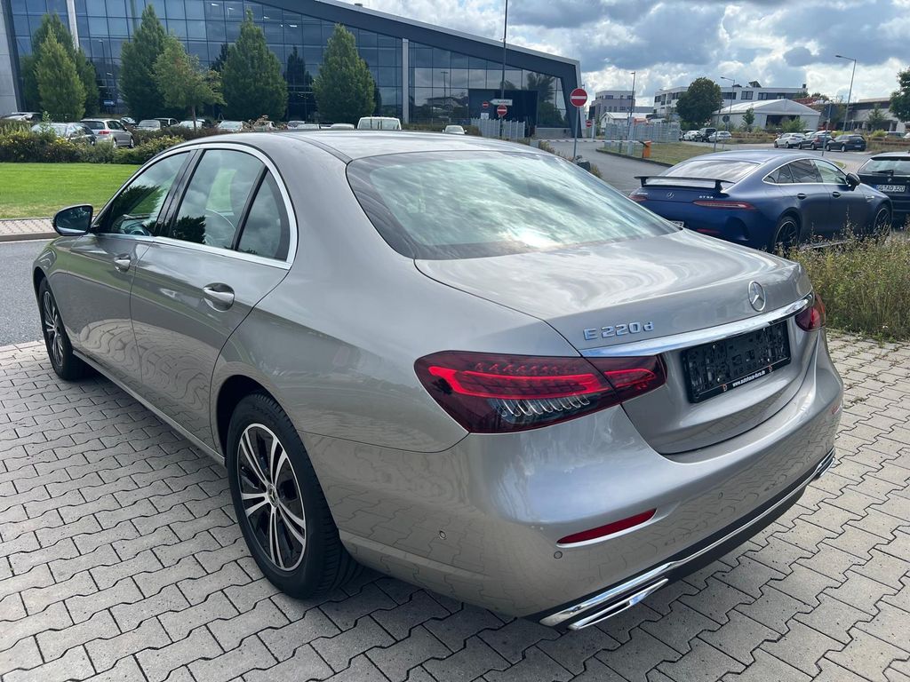 Mercedes-Benz E 220 2021