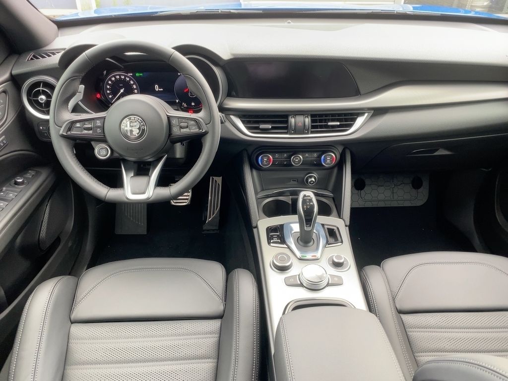 Alfa Romeo Stelvio 2023