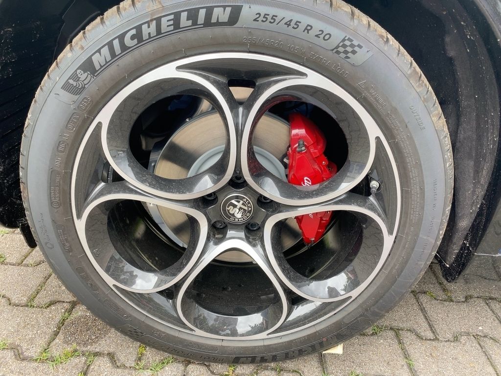 Alfa Romeo Stelvio 2023