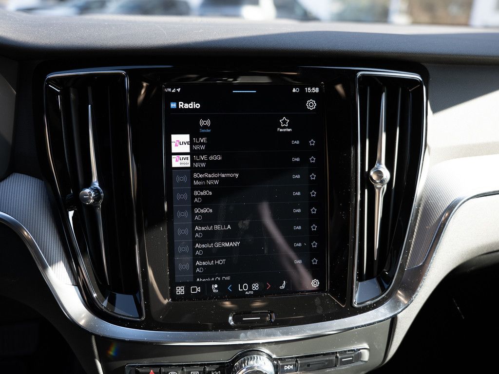 Volvo V60 2025