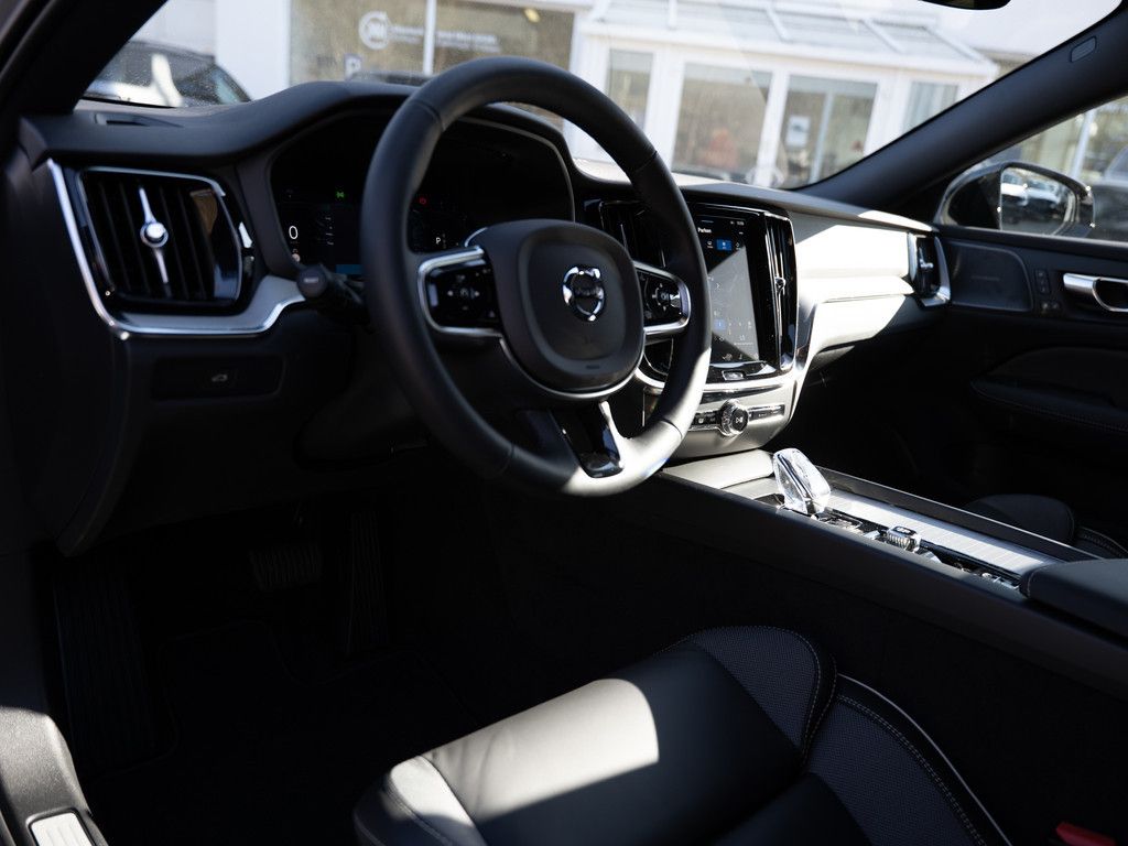 Volvo V60 2025