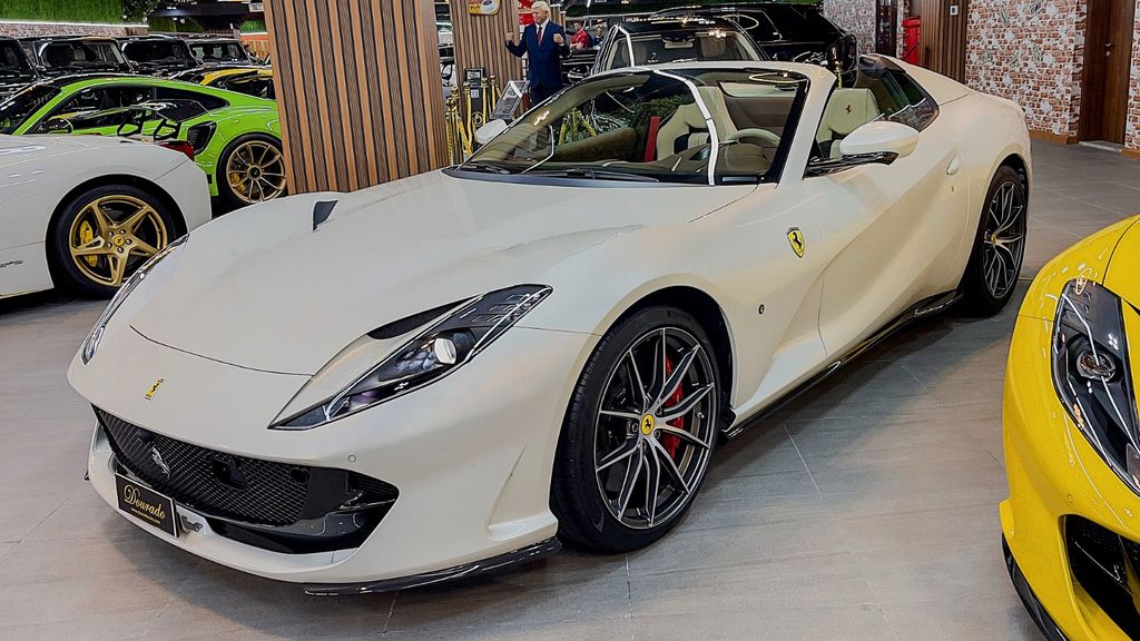 Ferrari 812 2022