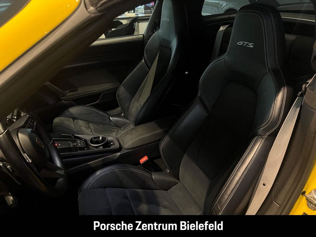 Porsche 992 2023