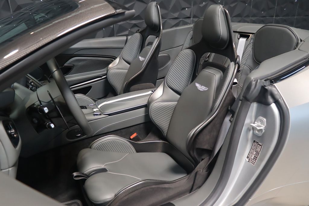 Aston Martin DBS 2023