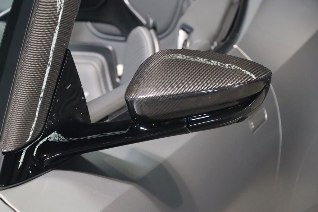 Aston Martin DBS 2023