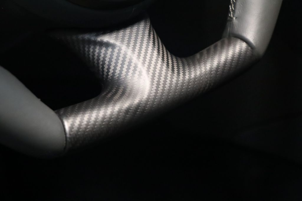 Aston Martin DBS 2023