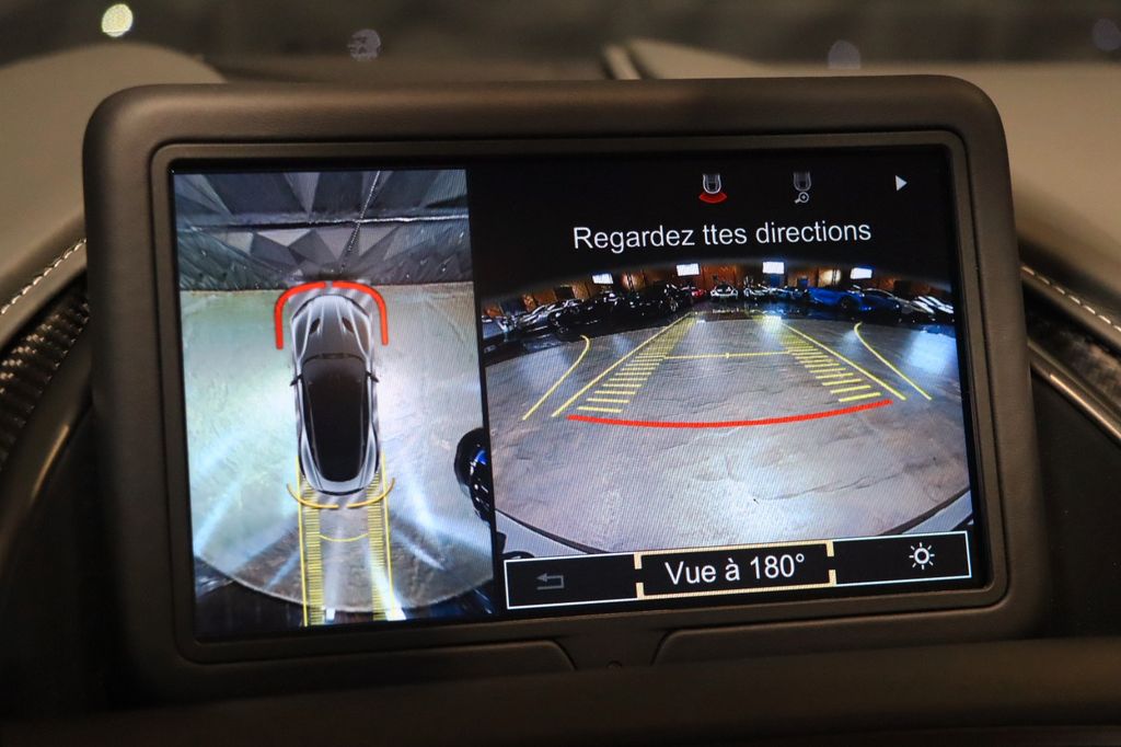 Aston Martin DBS 2023