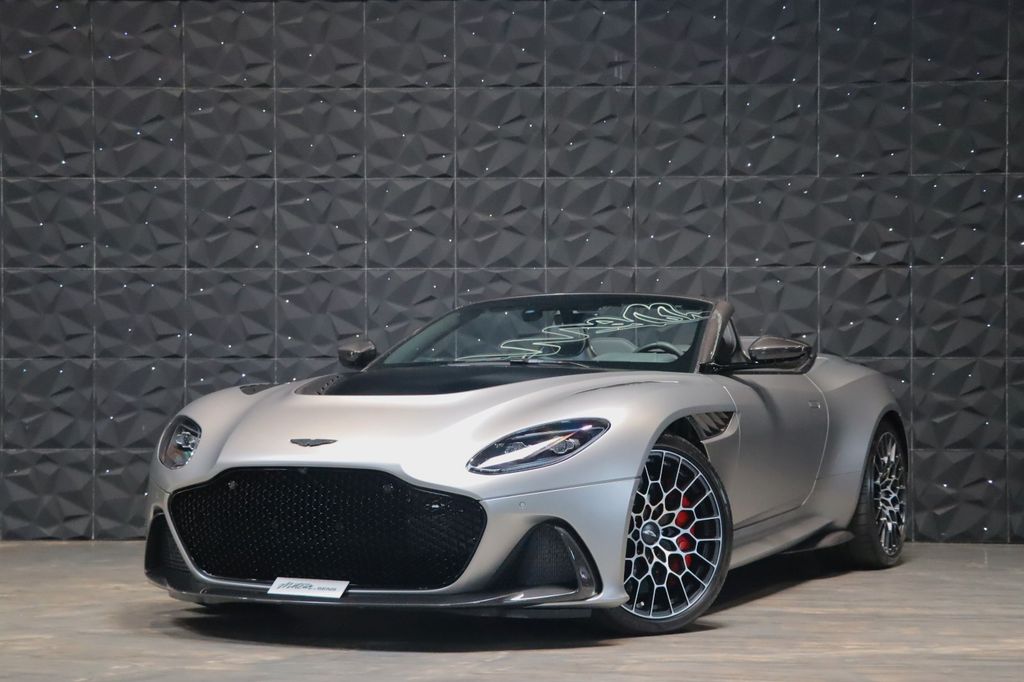 Aston Martin DBS 2023