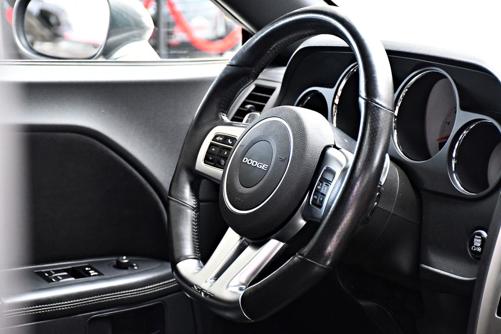 Dodge Challenger 2012