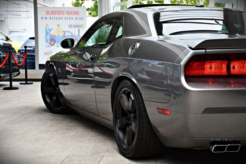 Dodge Challenger 2012