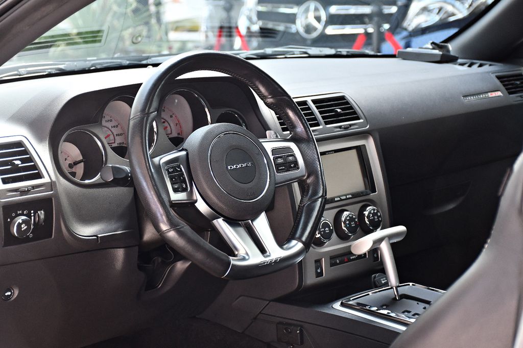 Dodge Challenger 2012