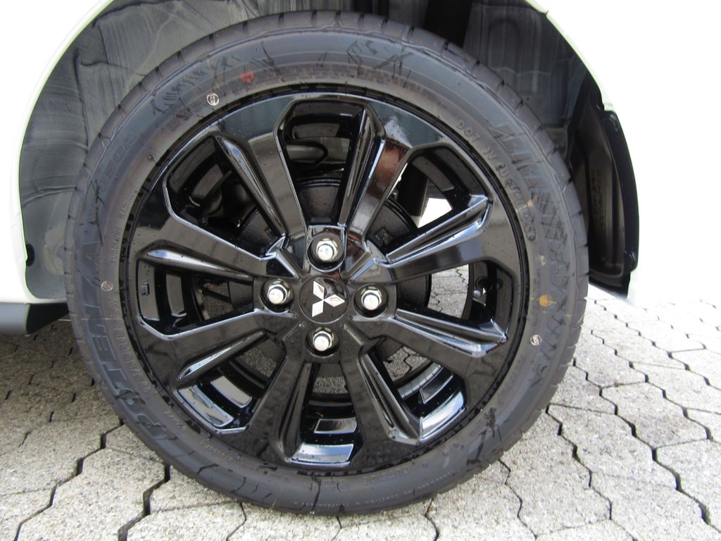 Mitsubishi Space Star 2025