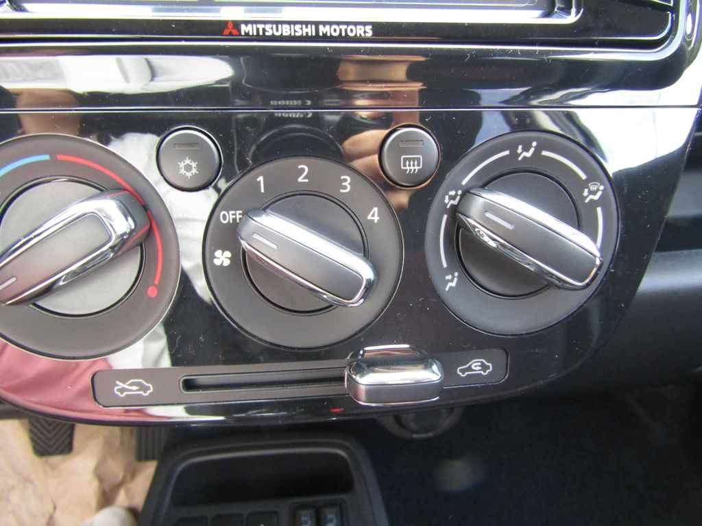 Mitsubishi Space Star 2025