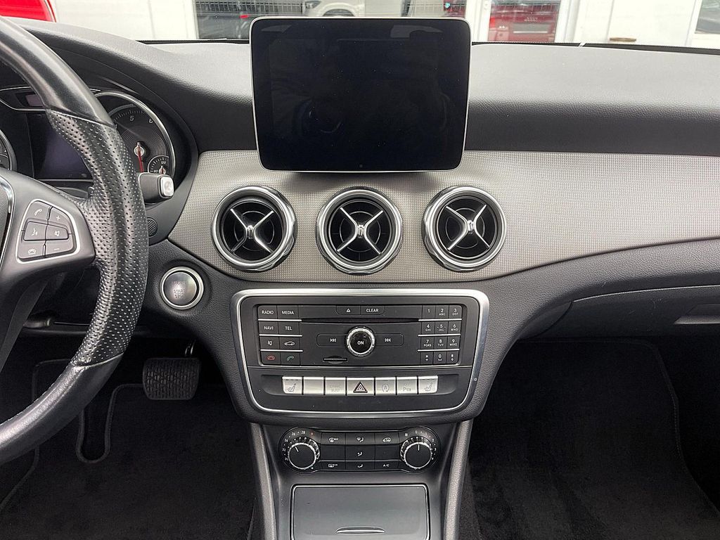 Mercedes-Benz GLA 180 2020