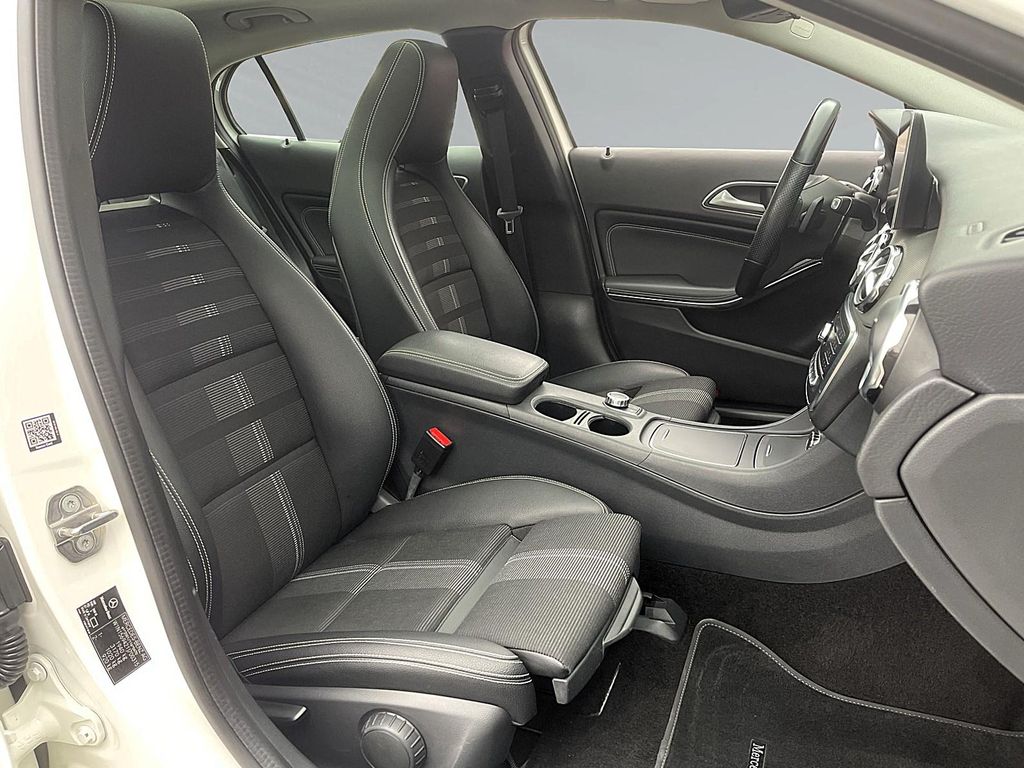 Mercedes-Benz GLA 180 2020