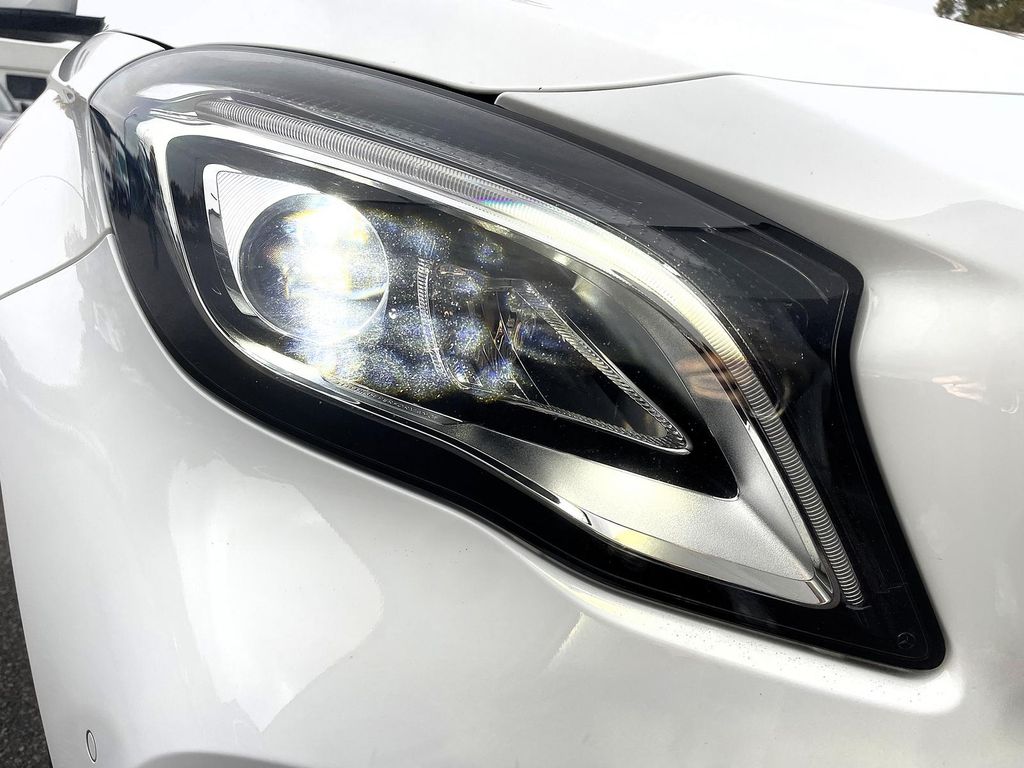 Mercedes-Benz GLA 180 2020