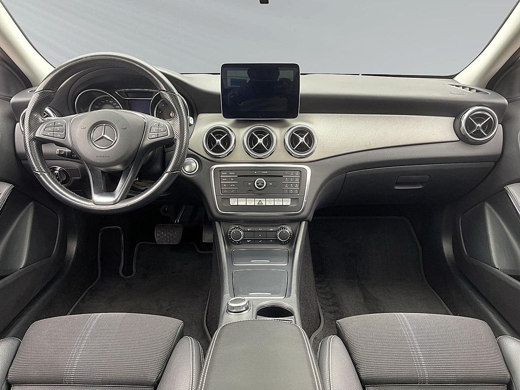 Mercedes-Benz GLA 180 2020
