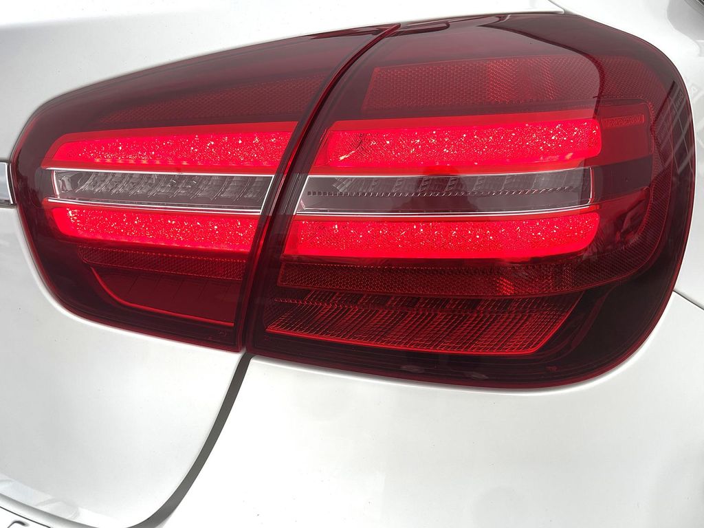 Mercedes-Benz GLA 180 2020