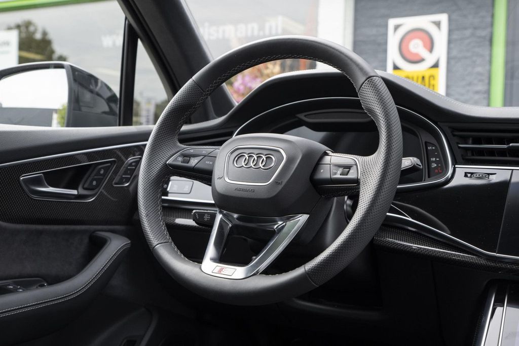 Audi SQ7 2023