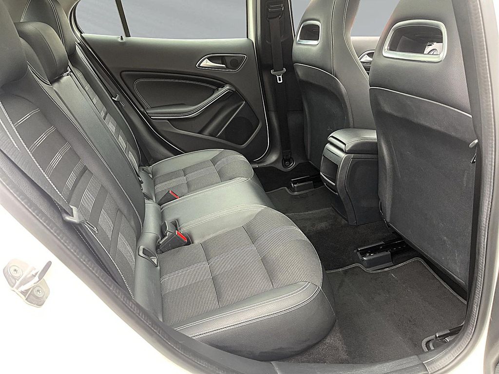 Mercedes-Benz GLA 180 2020