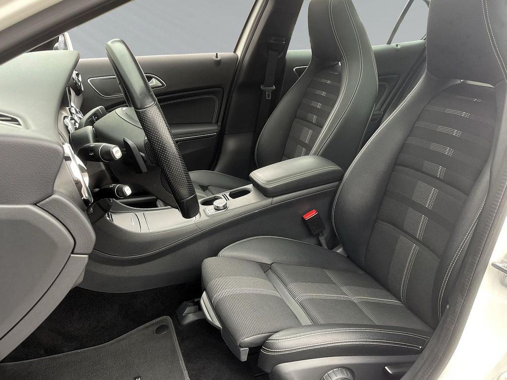 Mercedes-Benz GLA 180 2020