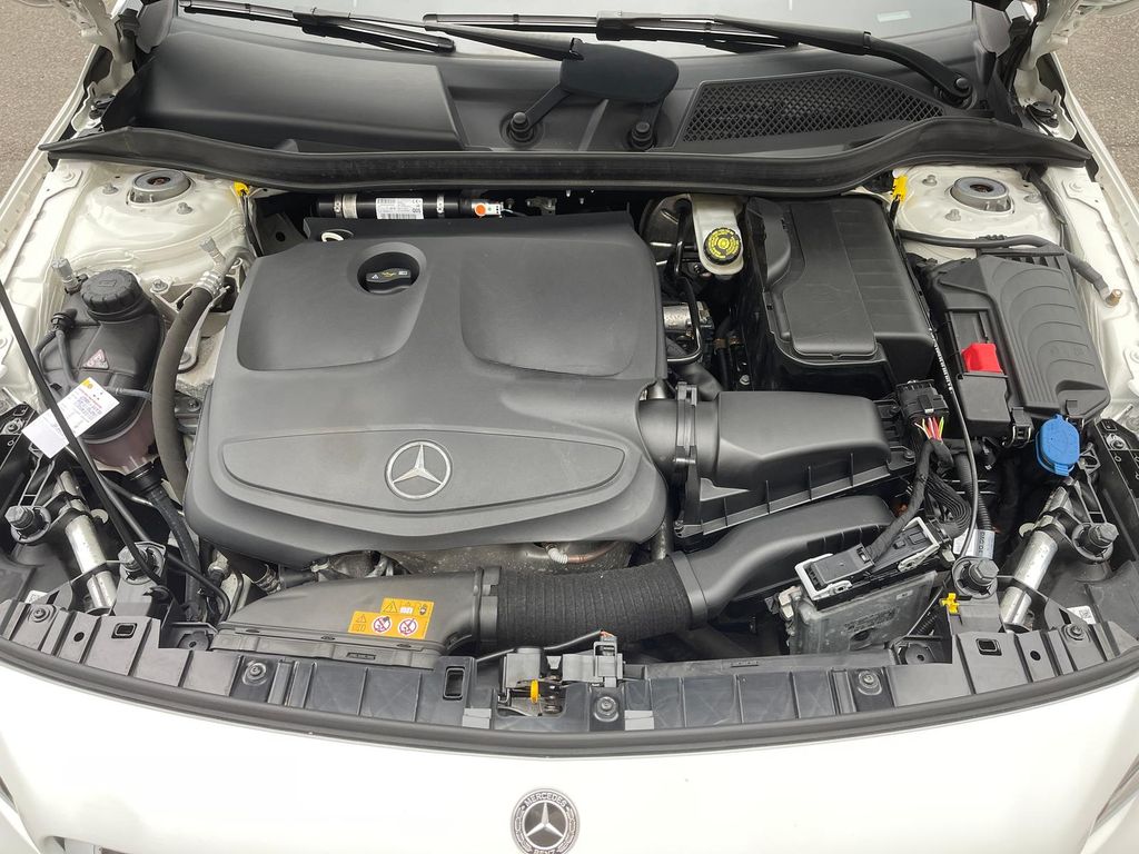 Mercedes-Benz GLA 180 2020