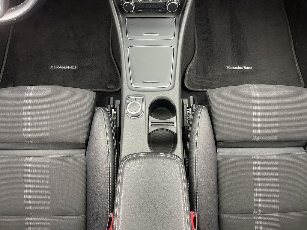 Mercedes-Benz GLA 180 2020