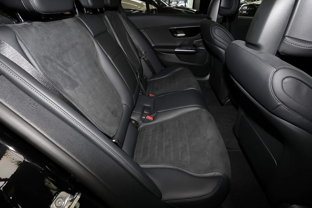 Mercedes-Benz C 300 2025