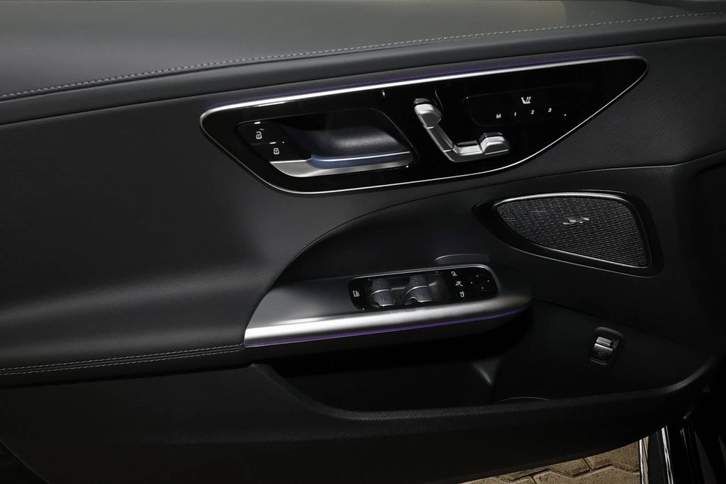 Mercedes-Benz C 300 2025