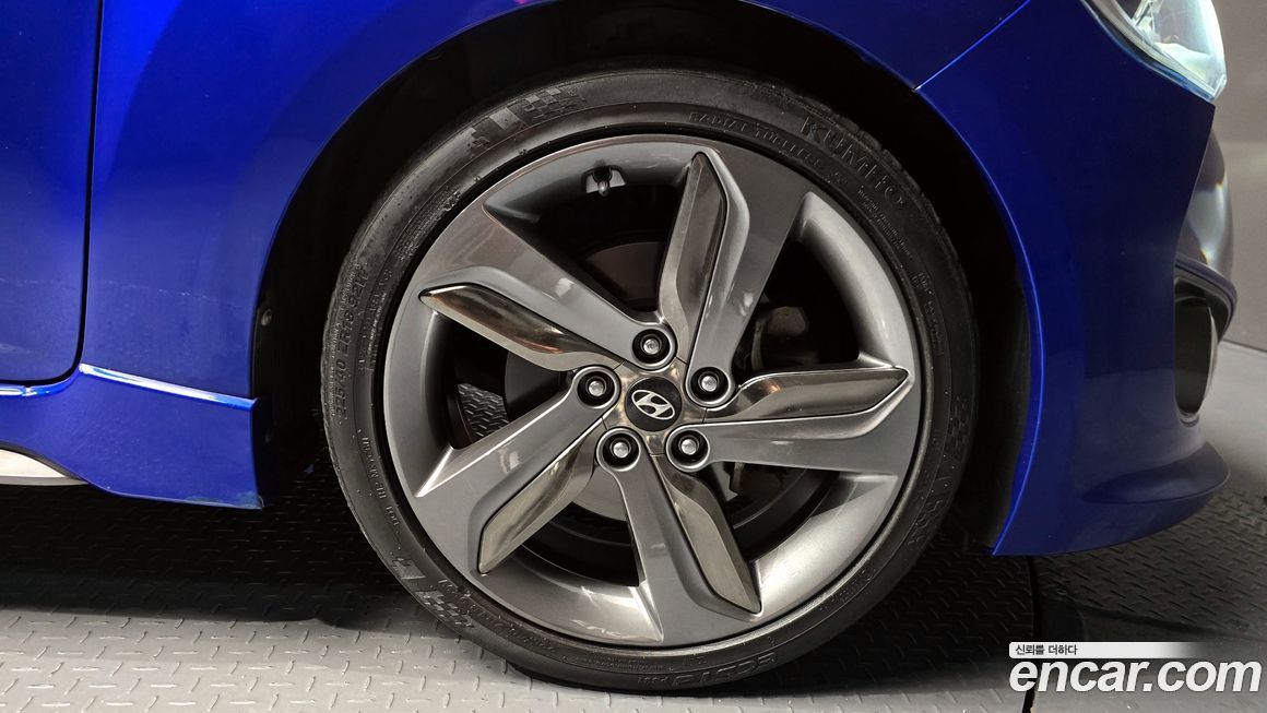 Hyundai Veloster 2013