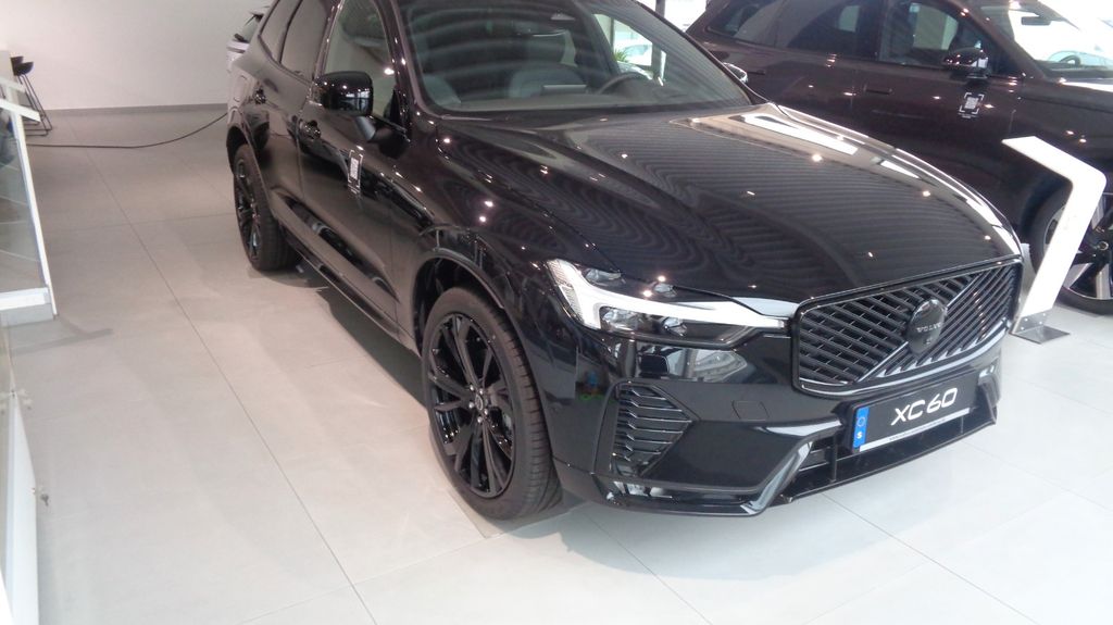 Volvo XC60 2025