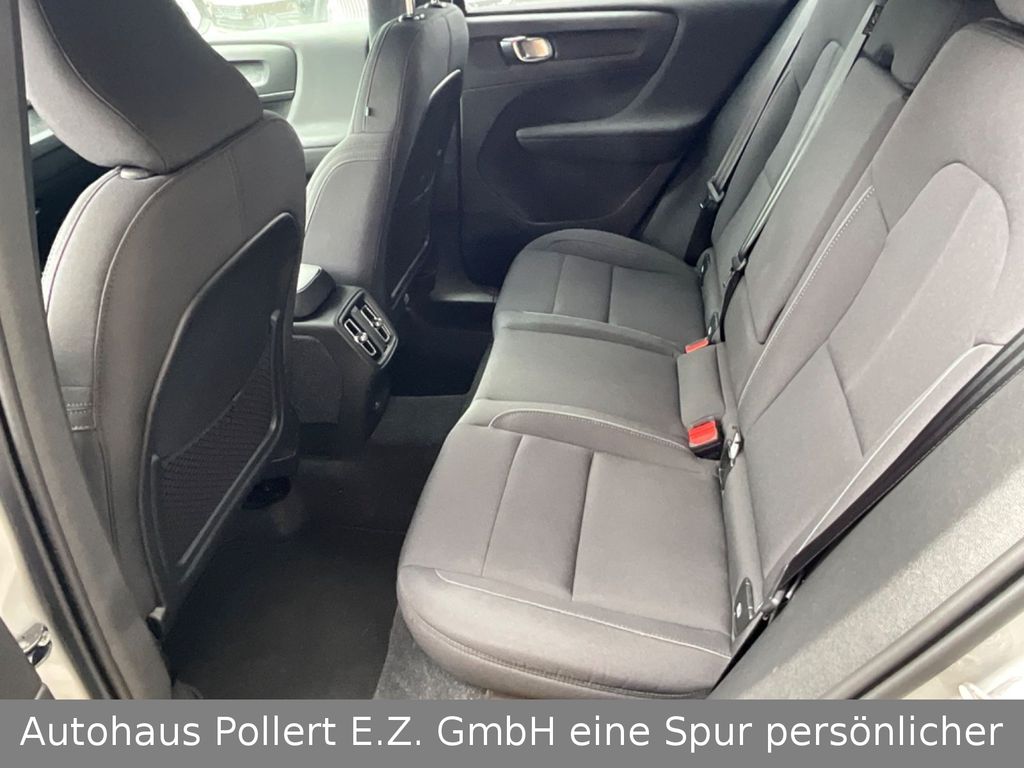 Volvo XC40 2025