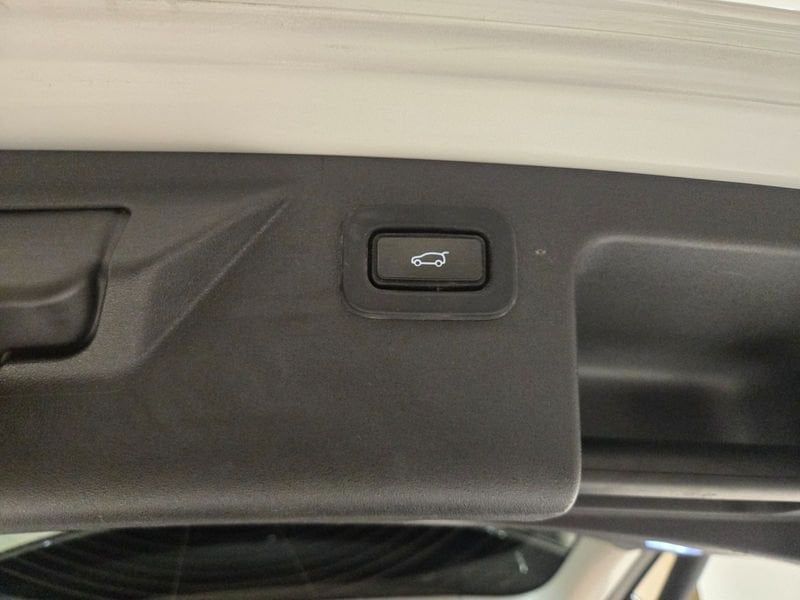 Land Rover Discovery Sport 2021