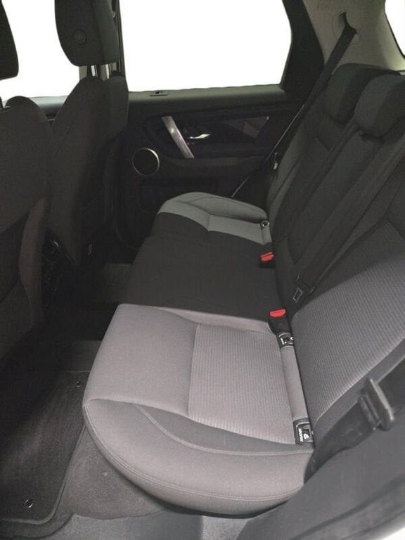 Land Rover Discovery Sport 2021