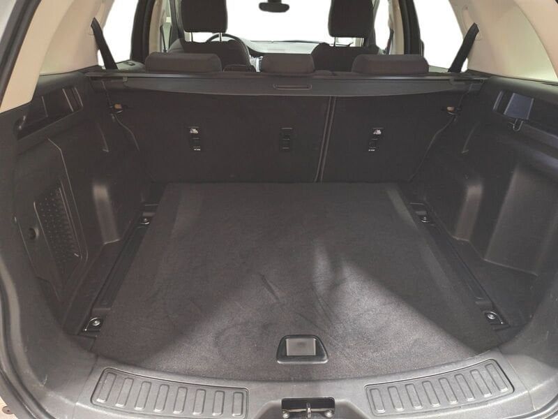 Land Rover Discovery Sport 2021