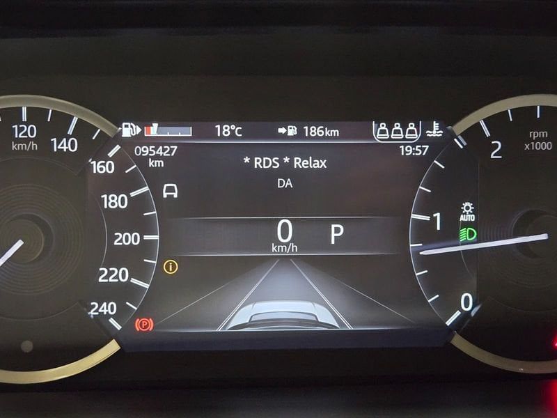 Land Rover Discovery Sport 2021